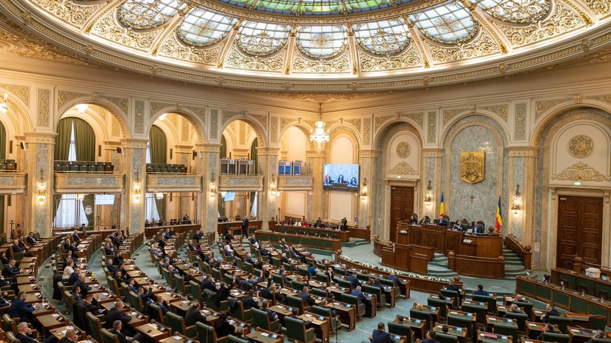Dezbaterea pe proiectul de lege care pensionează magistrații la 65 de ani, amânată până după alegeri