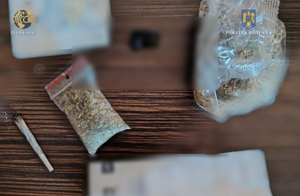 Traficanți de droguri, reținuți. Au fost prinși în flagrant după ce au vândut droguri