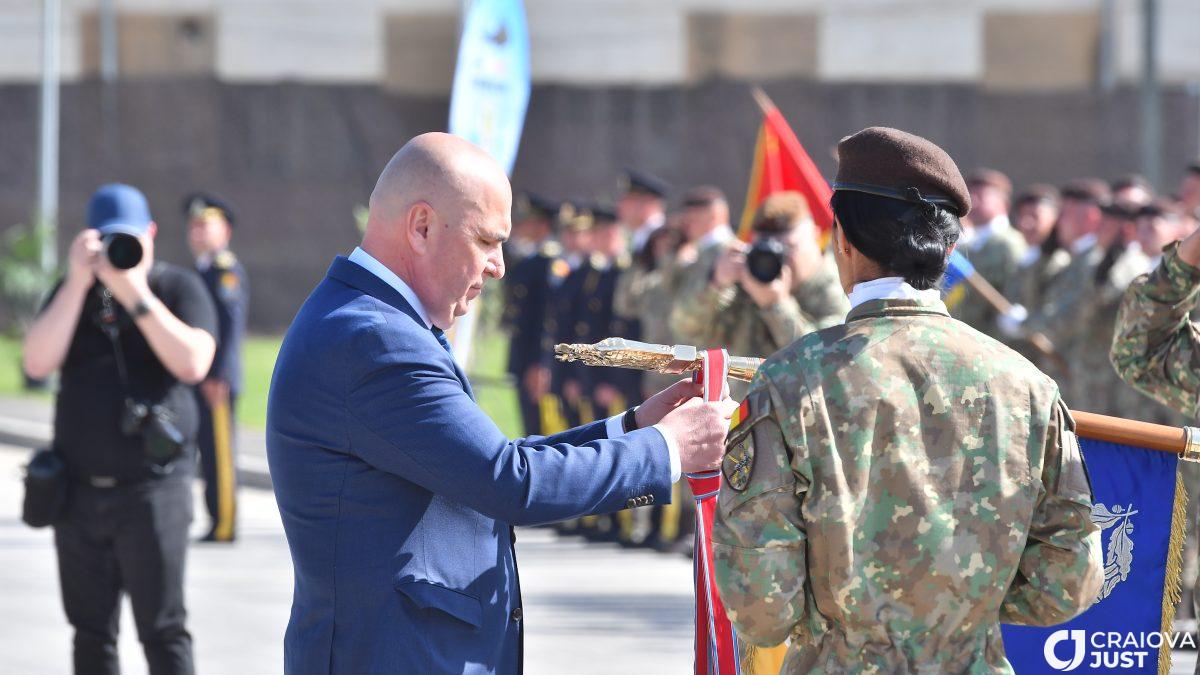 GALERIE FOTO „Scorpionii Negri”, decorați de președintele interimar Ilie Bolojan la ceas aniversar