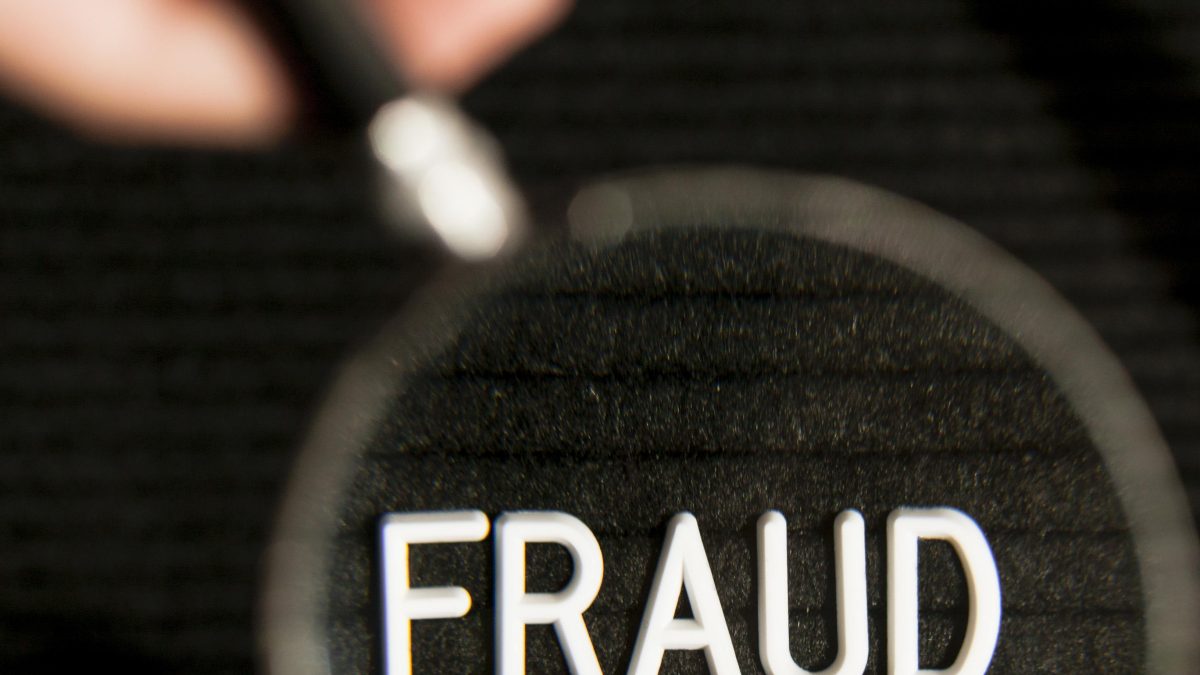 Trimisă în judecată pentru țepe de 360.000 de euro